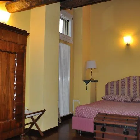 Piazza Nova 4* فيرّارا