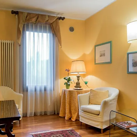 Piazza Nova フェラーラ