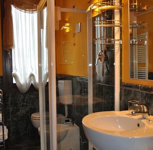 Piazza Nova 4* Ferrare