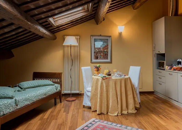 Piazza Nova 4* Ferrare