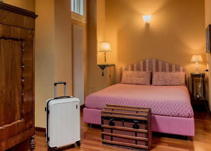 Piazza Nova 4* Ferrare