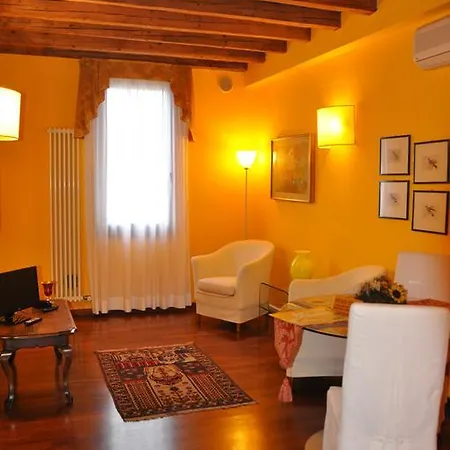 Piazza Nova 4* Ferrara