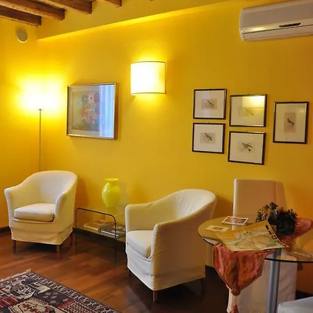 Piazza Nova 4*