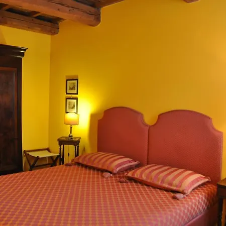 Bed and breakfast Piazza Nova 4*