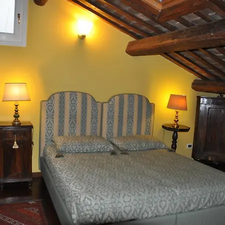 Bed and breakfast Piazza Nova 4*