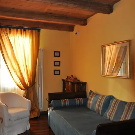 Piazza Nova Bed & Breakfast 4*