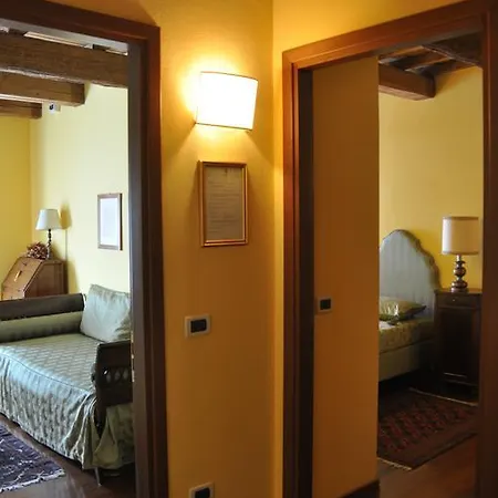 Bed and breakfast Piazza Nova 4*