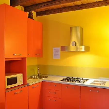 Piazza Nova Panzió Ferrara