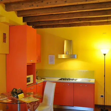 Bed and breakfast Piazza Nova 4*