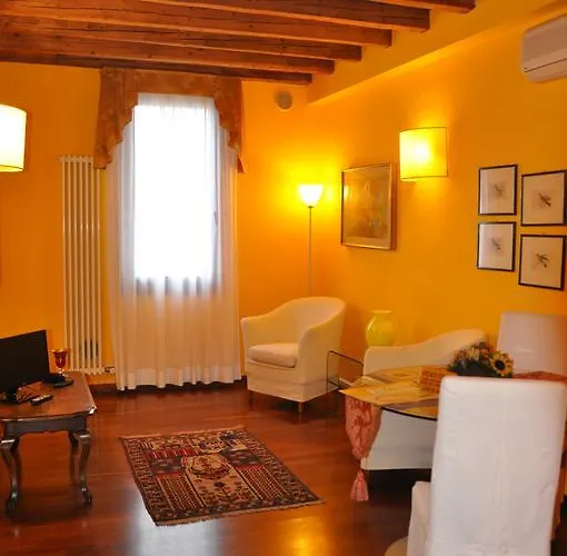 Piazza Nova 4* Ferrara