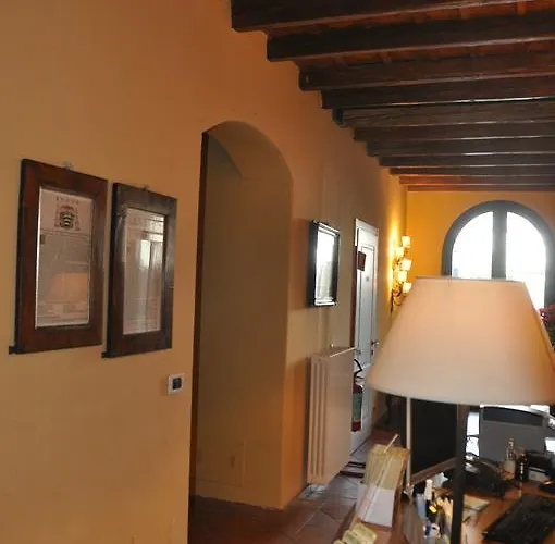 Piazza Nova B&B