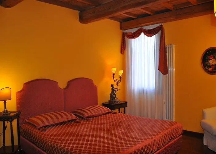 Bed & Breakfast Piazza Nova Ferrara